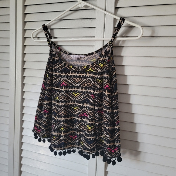 BCBG Patterned Crop Top, Size XS - Picture 3 of 9